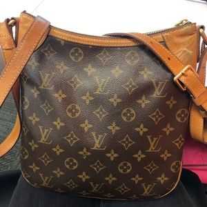 FINAL$! Louis Vuitton across Body Bag